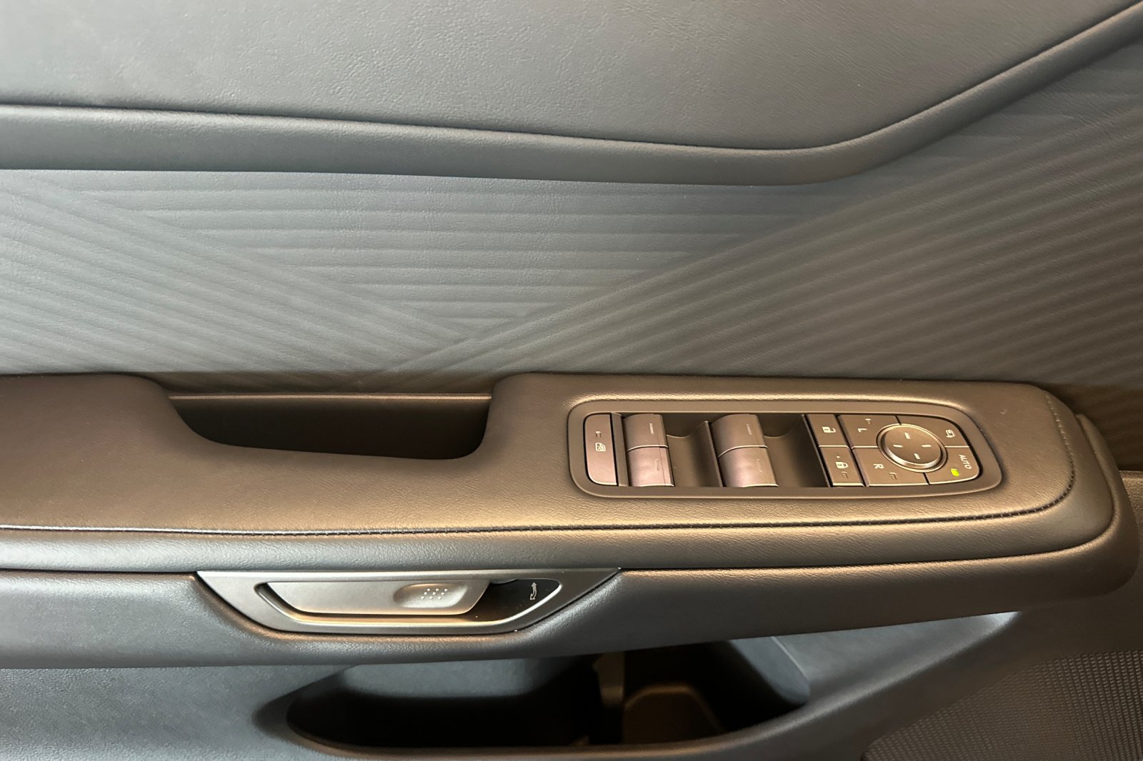 New 2026 Cloudburst Gray Lexus ES 350e PREMIUM image 11