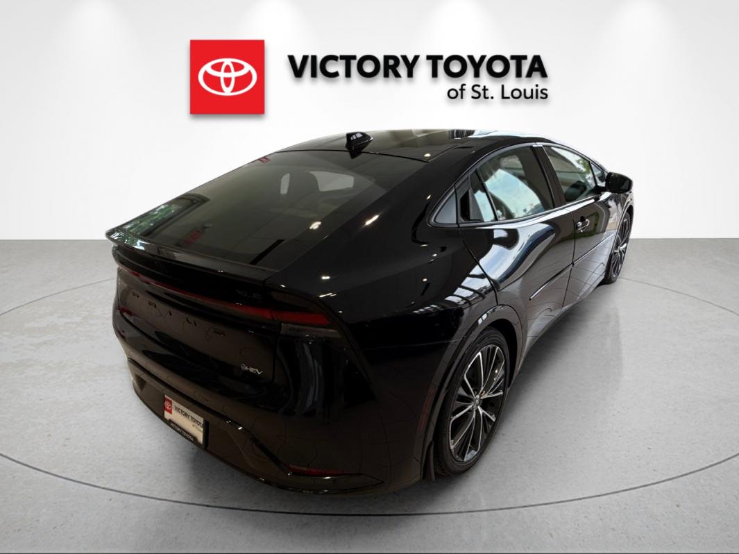 Used 2024 Black Toyota XLE image 3