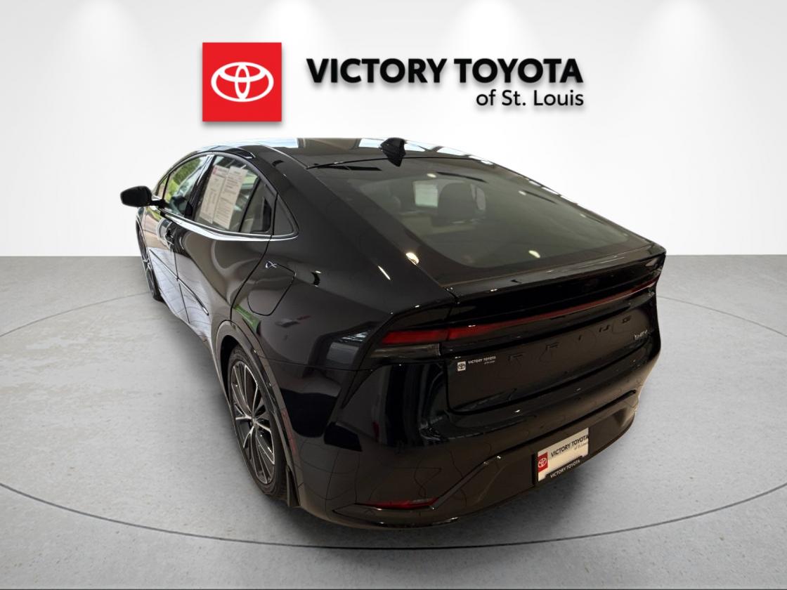 Used 2024 Black Toyota XLE image 5
