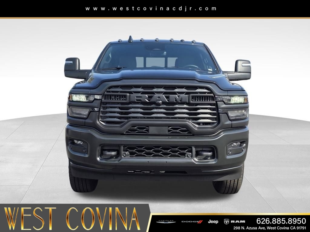 New 2026 Diamond Black Crystal Pearl-Coat Exterior Paint RAM Tradesman image 2