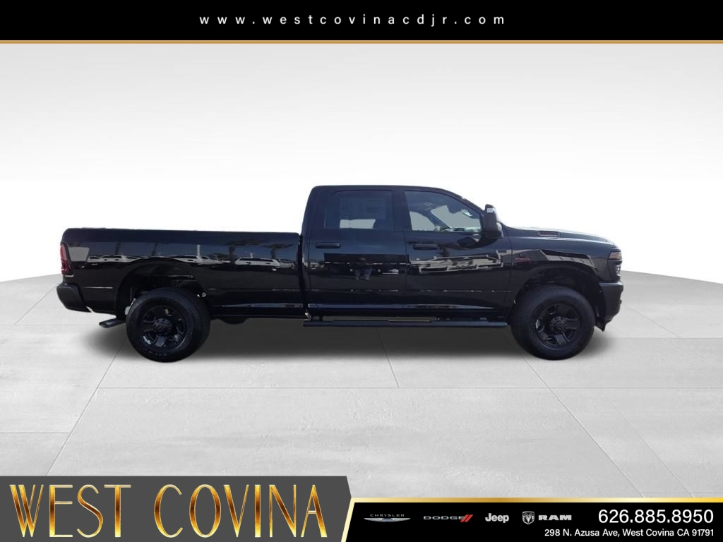 New 2026 Diamond Black Crystal Pearl-Coat Exterior Paint RAM Tradesman image 4