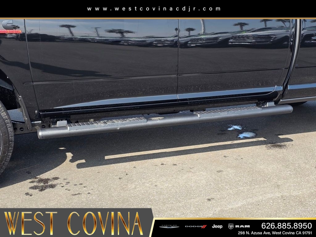New 2026 Diamond Black Crystal Pearl-Coat Exterior Paint RAM Tradesman image 10
