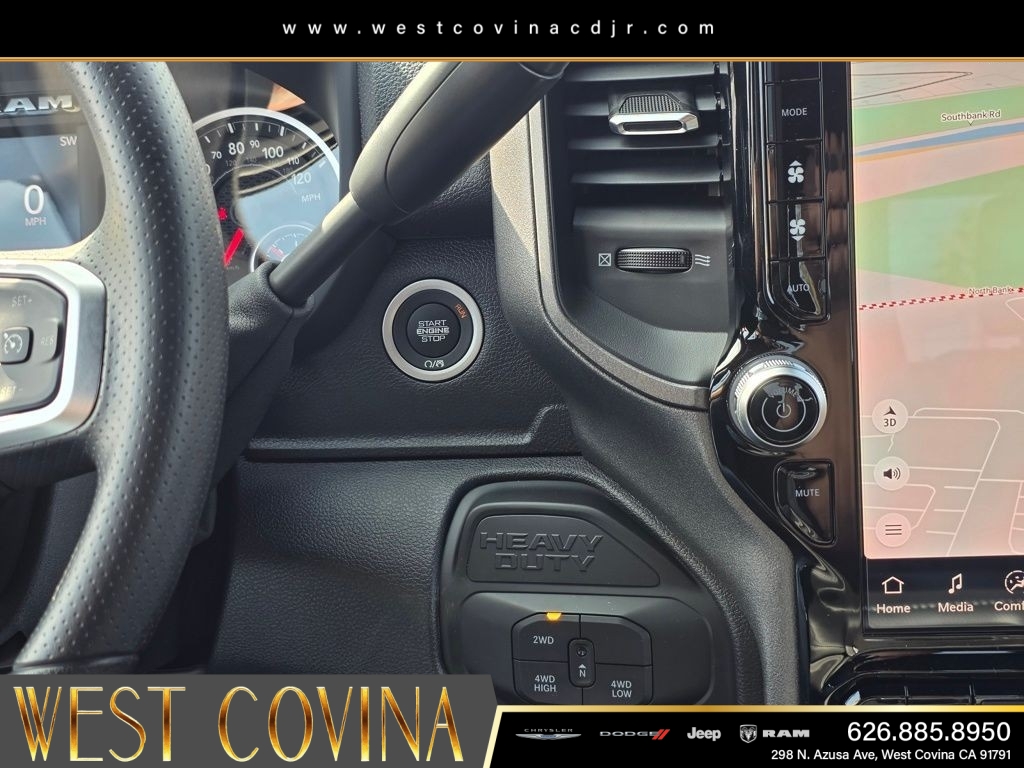 New 2026 Diamond Black Crystal Pearl-Coat Exterior Paint RAM Tradesman image 21