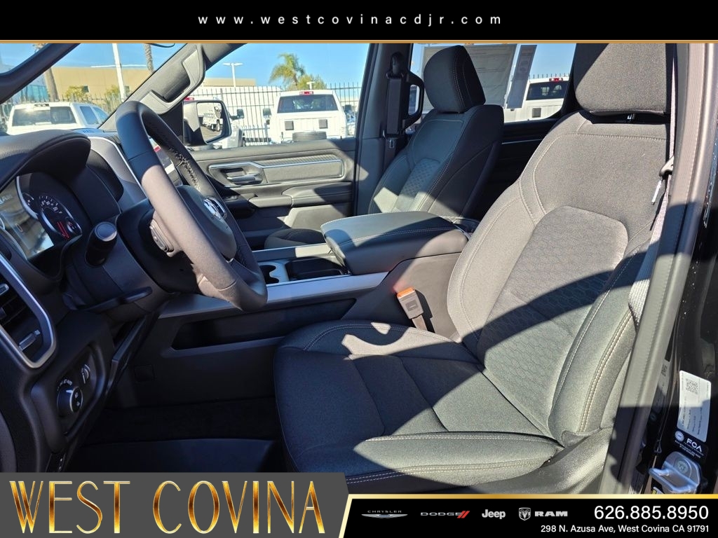New 2026 Diamond Black Crystal Pearl-Coat Exterior Paint RAM Big Horn/Lone Star image 16