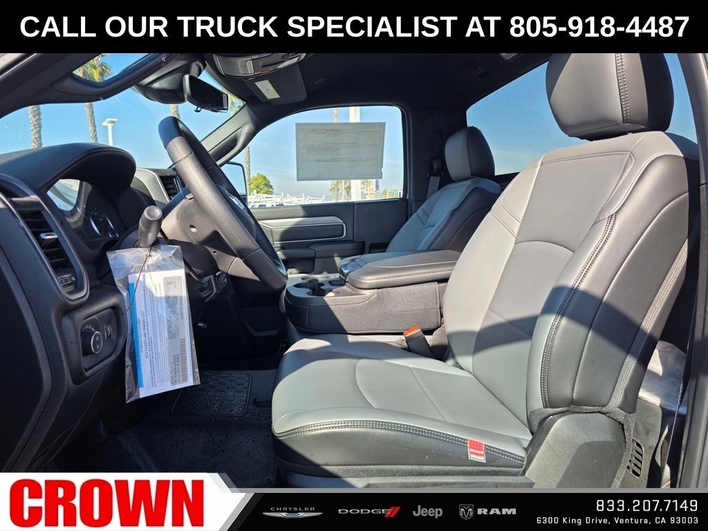 New 2025 Bright White Clearcoat RAM Tradesman image 15