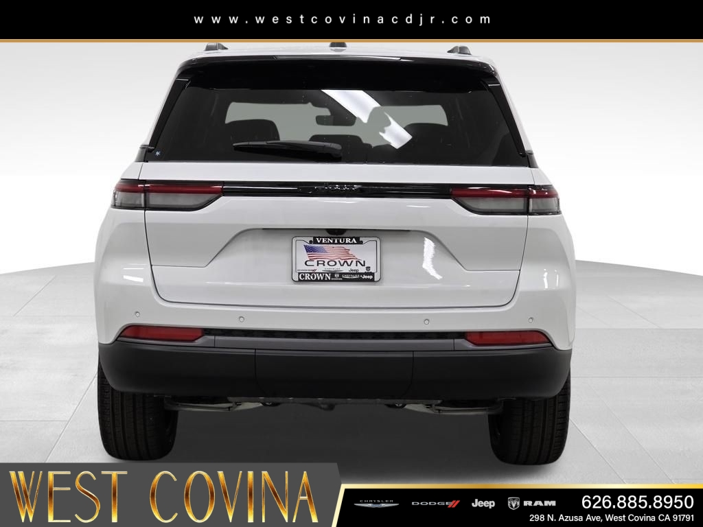 New 2026 Bright White Clear-Coat Exterior Paint Jeep Limited image 6