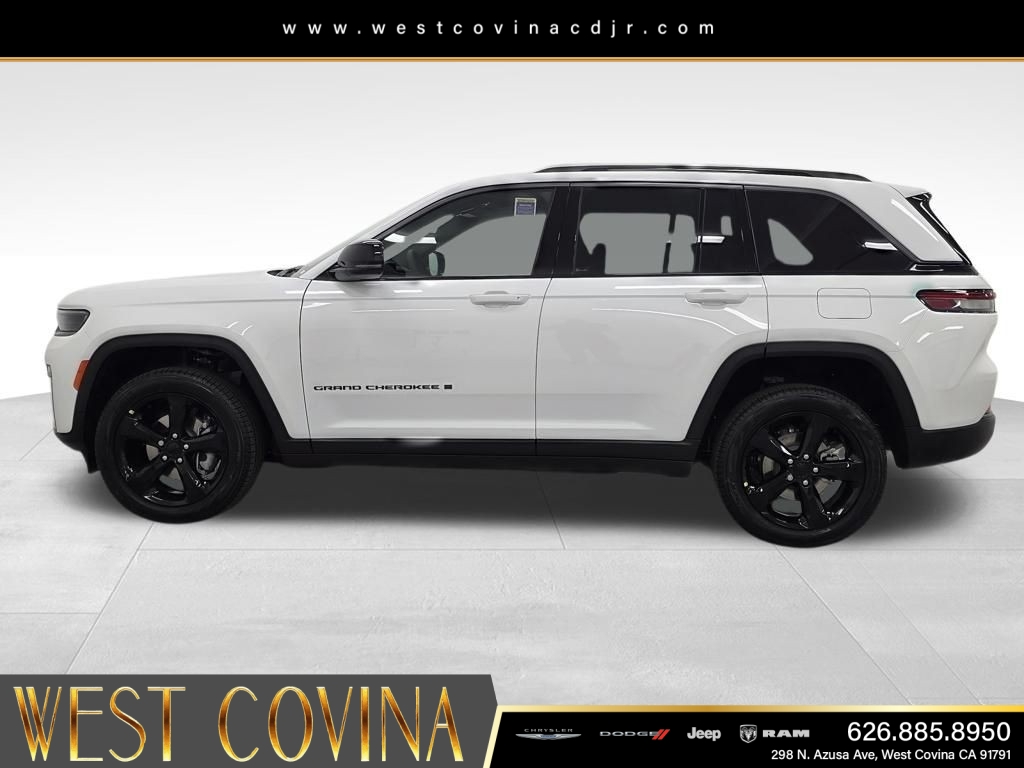 New 2026 Bright White Clear-Coat Exterior Paint Jeep Limited image 8