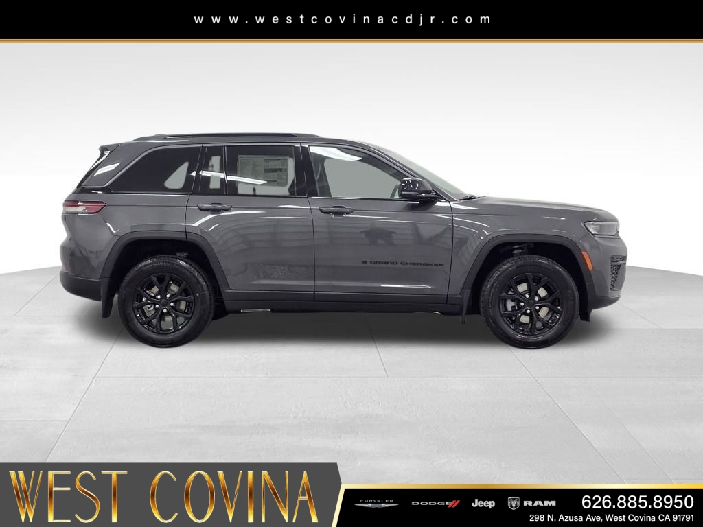 New 2026 Baltic Gray Metallic Clear-Coat Exterior Paint Jeep Laredo image 4
