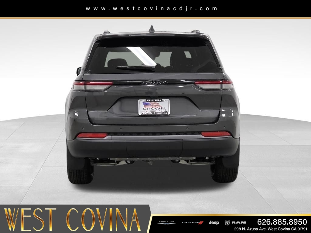New 2026 Baltic Gray Metallic Clear-Coat Exterior Paint Jeep Laredo image 6