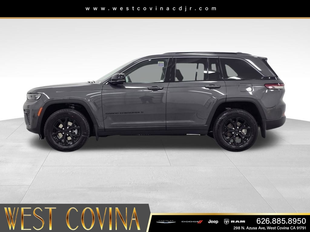 New 2026 Baltic Gray Metallic Clear-Coat Exterior Paint Jeep Laredo image 8