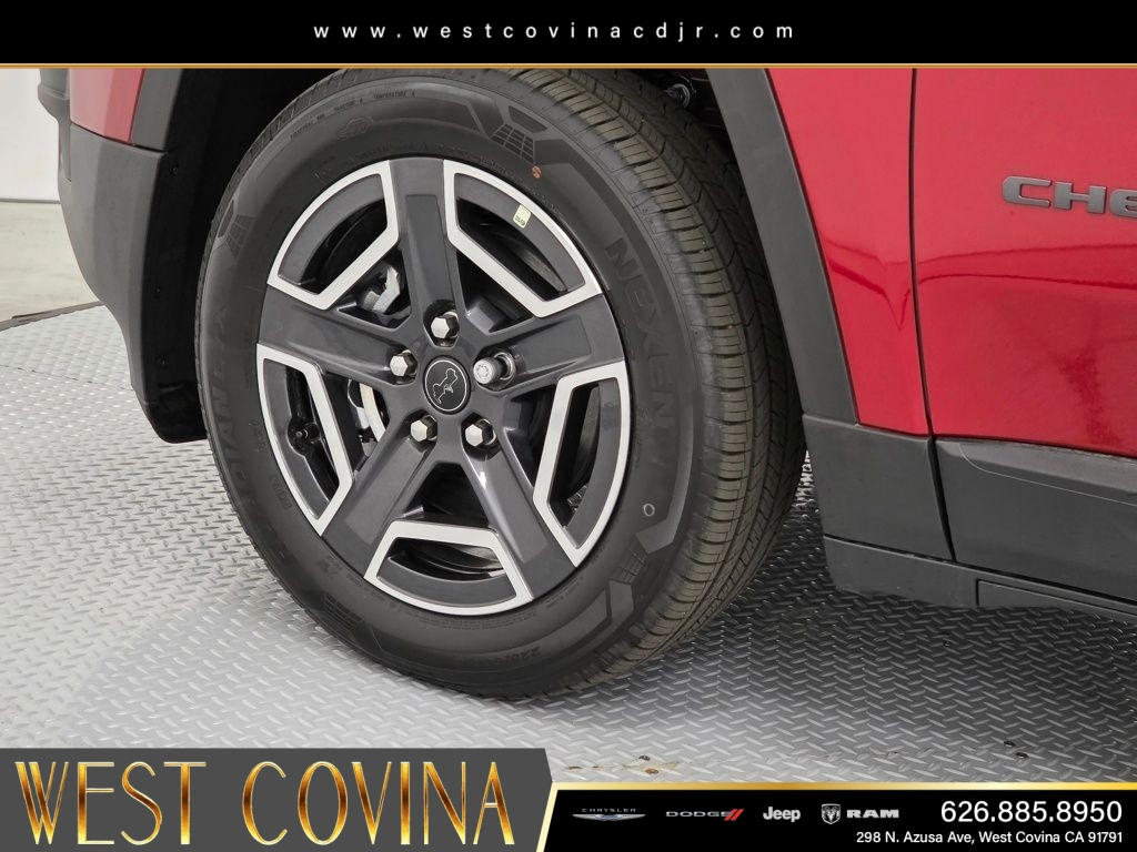 New 2026 Red Hot Pearl-Coat Exterior Paint Jeep Laredo image 9