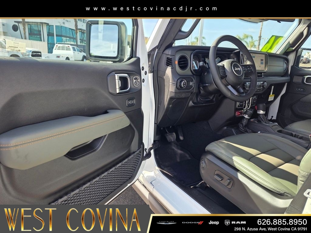 New 2026 Bright White Clear-Coat Exterior Paint Jeep Mojave image 18