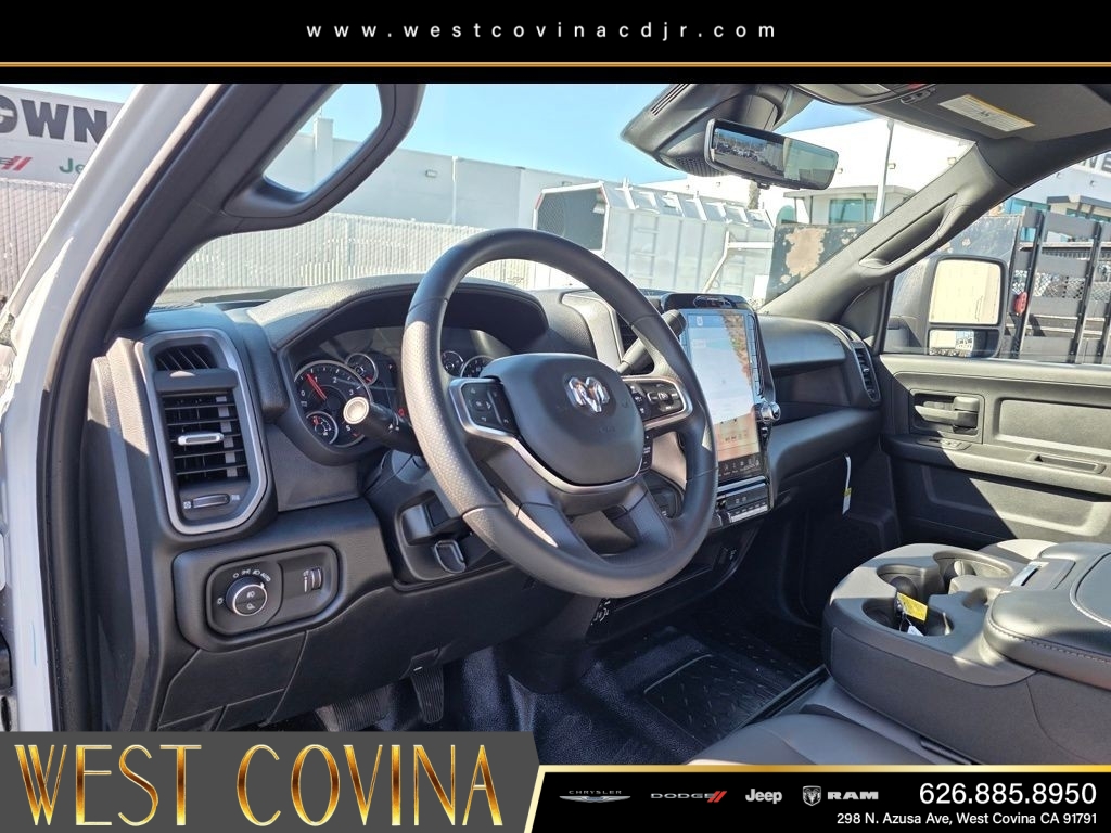 New 2026 Bright White Clear-Coat Exterior Paint RAM Tradesman image 17