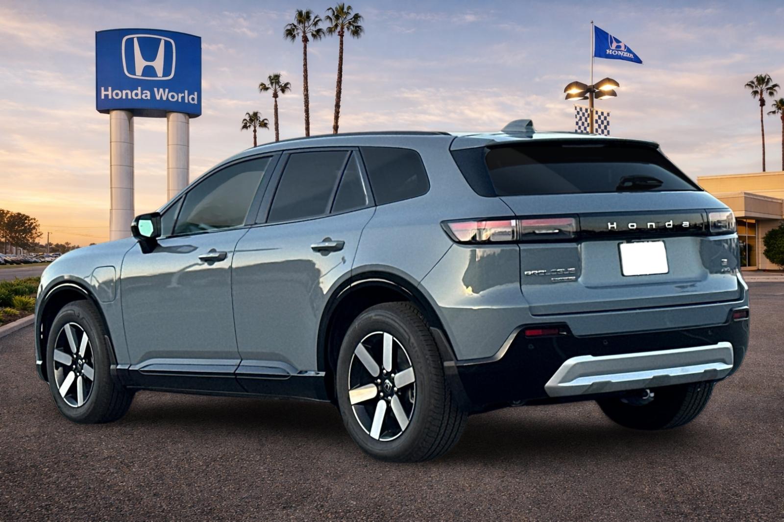 New 2026 Sonic Gray Pearl Honda Touring image 6