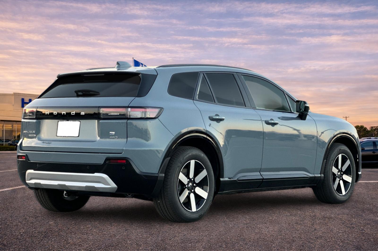 New 2026 Sonic Gray Pearl Honda Touring image 4
