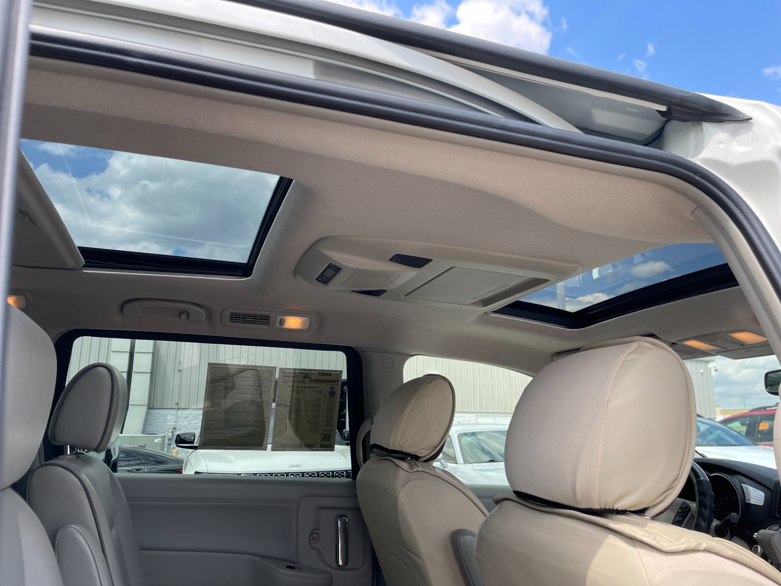 Used 2014 White Nissan 3.5 SL image 21
