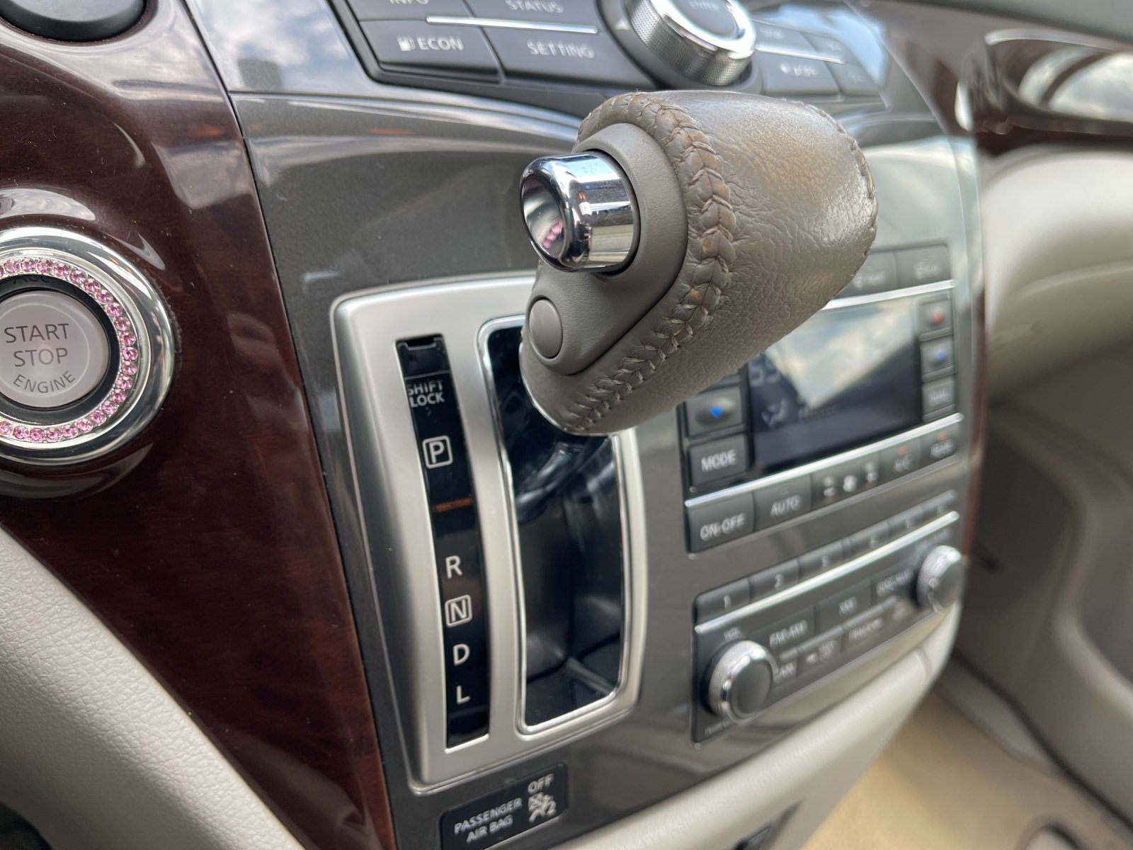 Used 2014 White Nissan 3.5 SL image 26