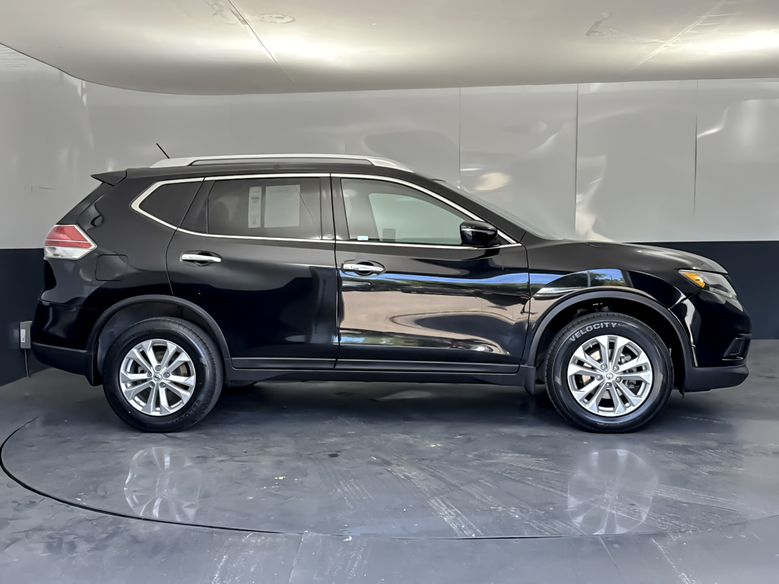 Used 2014 Nissan Rogue SV with VIN 5N1AT2MV9EC766467 for sale in Stockton, CA