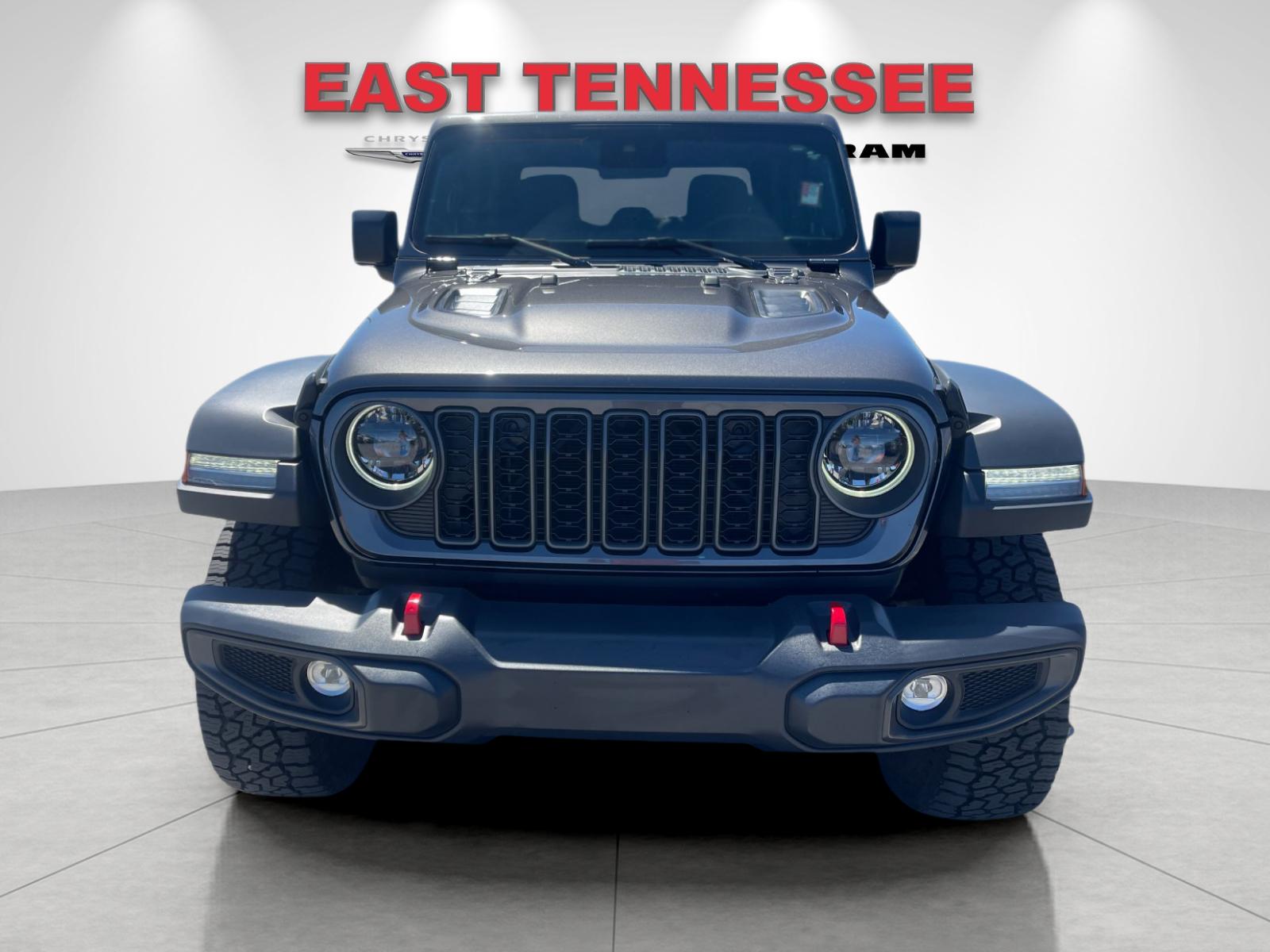 Used 2025 Gray Jeep Rubicon image 9