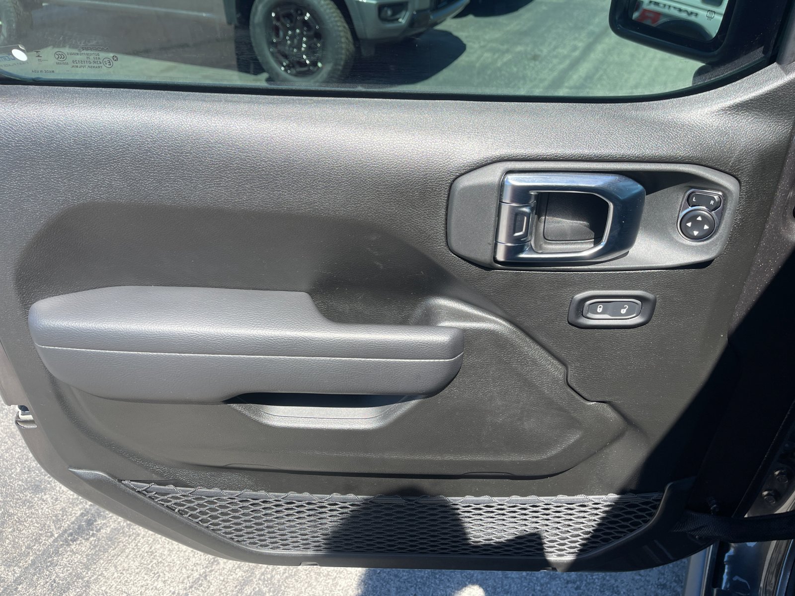 Used 2025 Gray Jeep Rubicon image 12