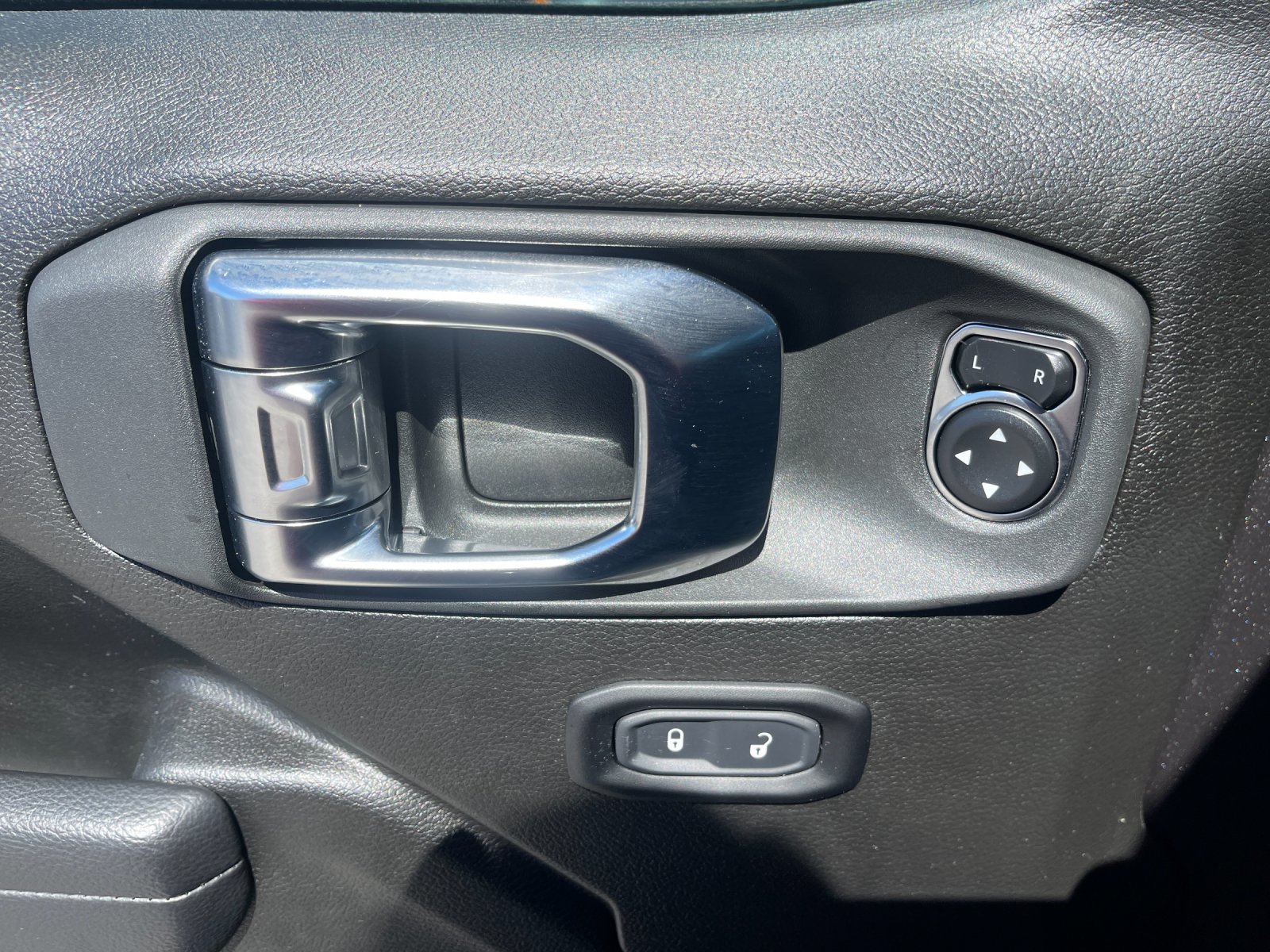 Used 2025 Gray Jeep Rubicon image 13