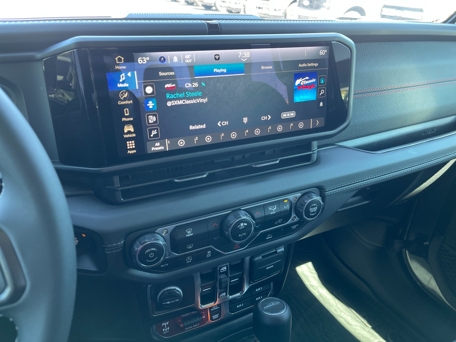 Used 2025 Gray Jeep Rubicon image 19