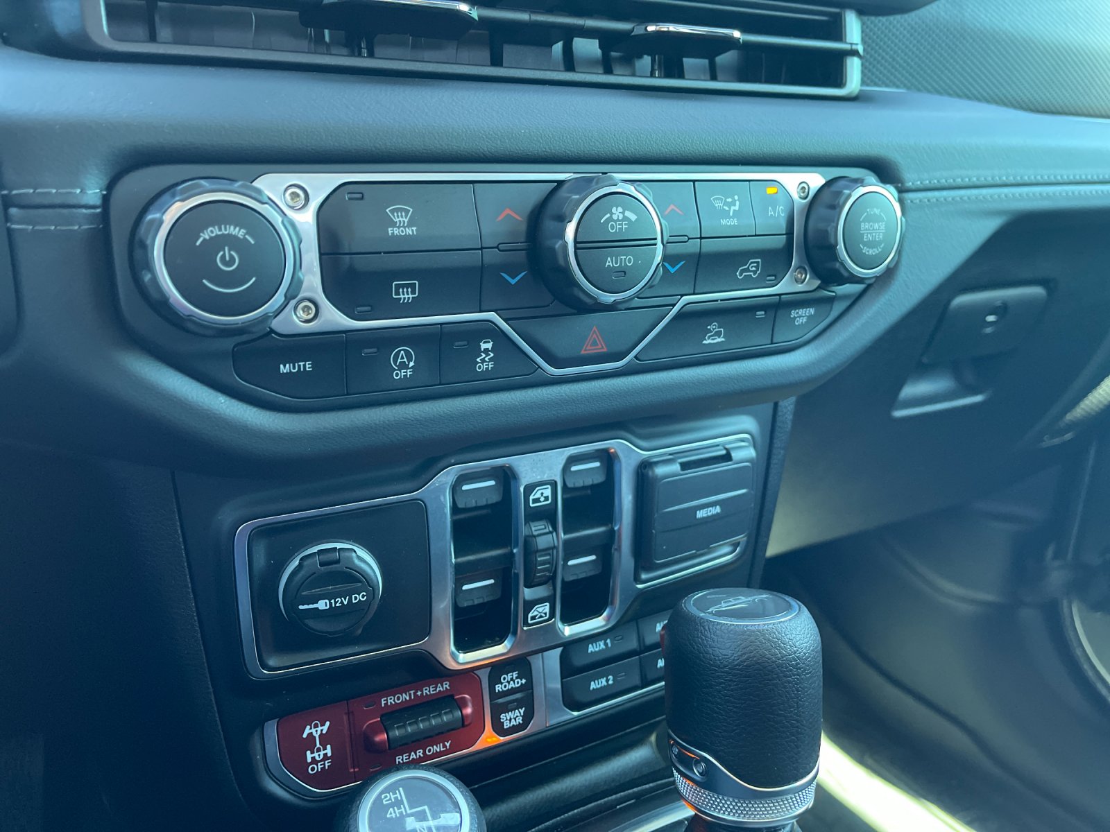 Used 2025 Gray Jeep Rubicon image 21