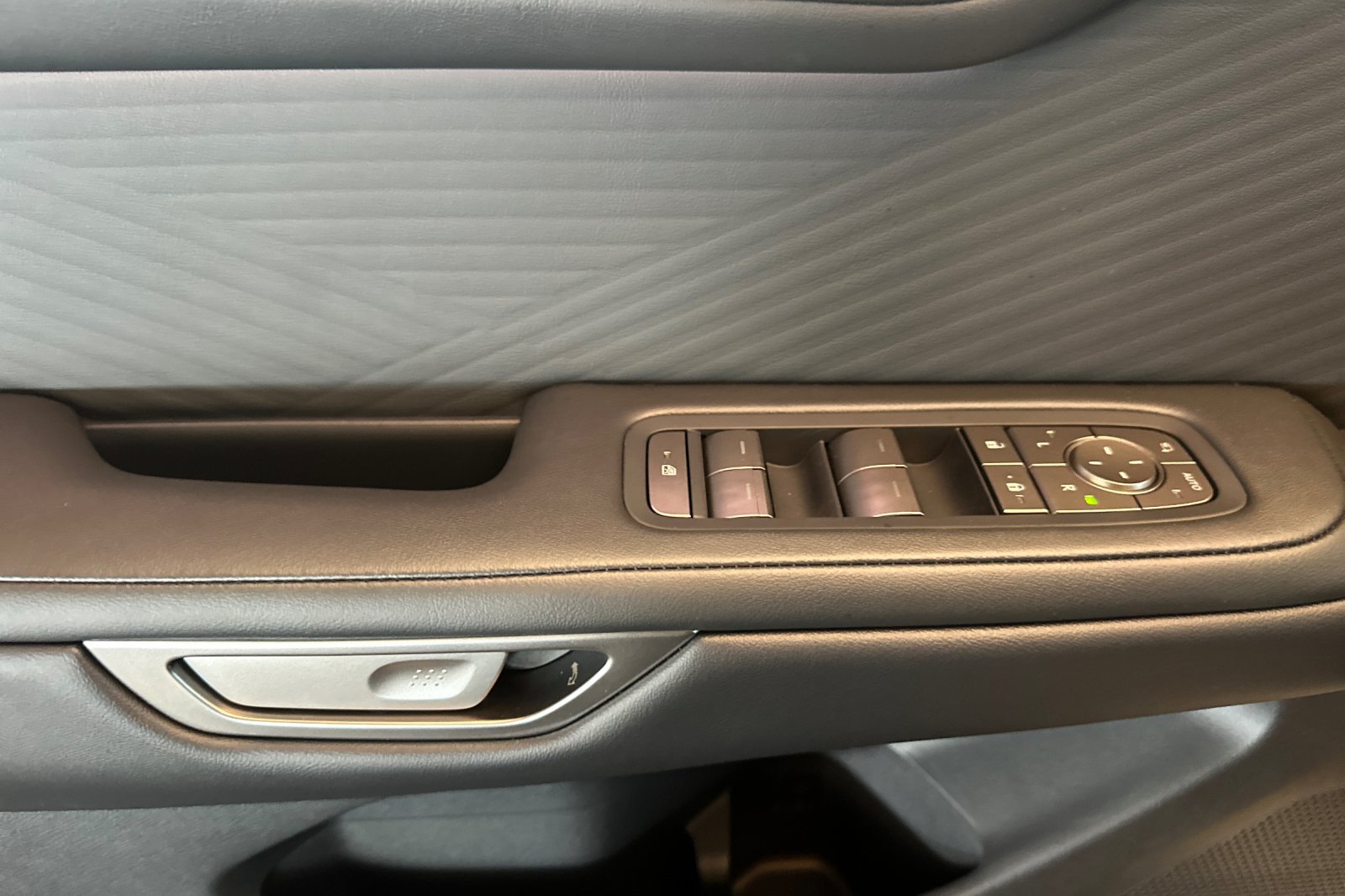 New 2026 Ultra White Lexus ES 350e PREMIUM image 11