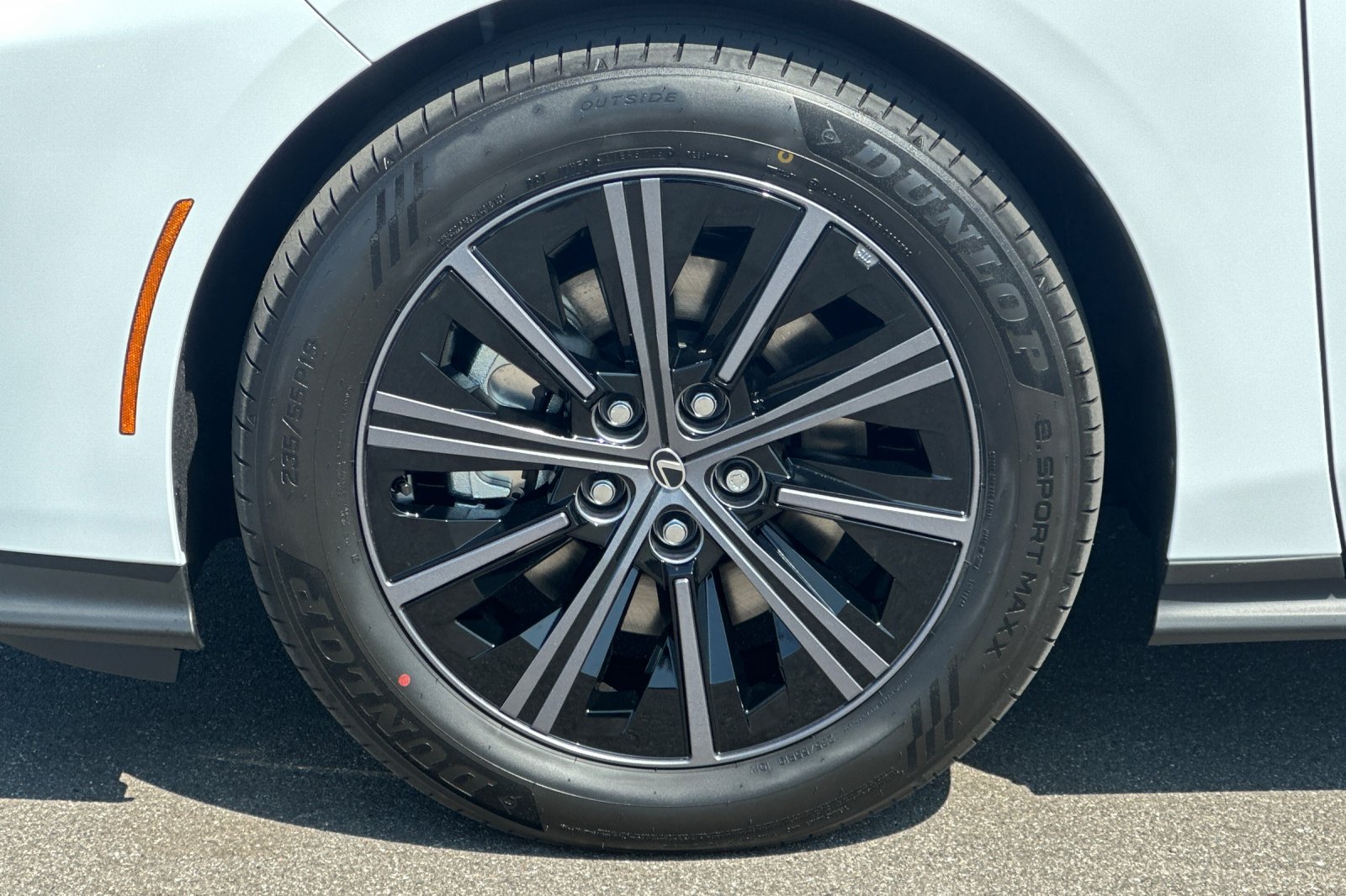 New 2026 Ultra White Lexus ES 350e PREMIUM image 24