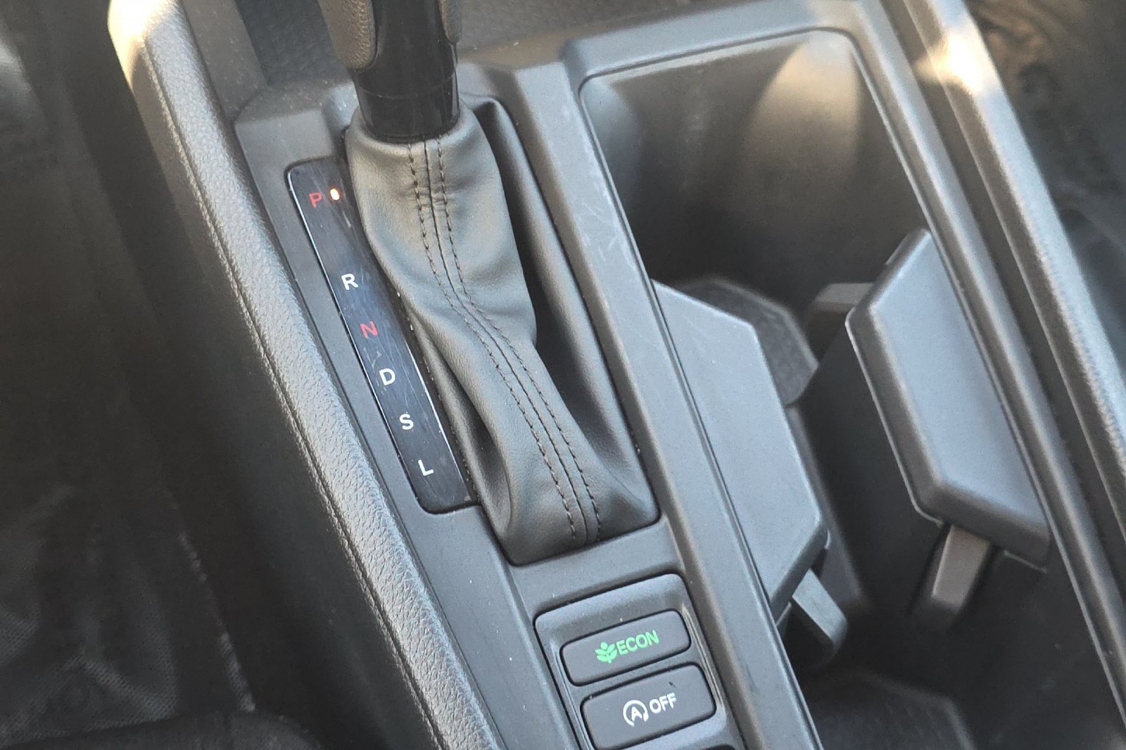 Used 2025 Solar Silver Metallic Honda LX image 20