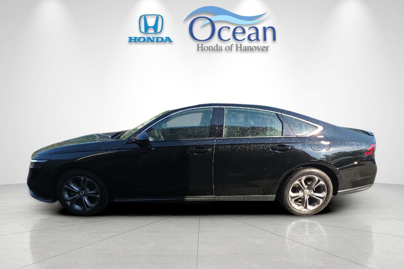 Used 2024 Crystal Black Pearl Honda EX image 6