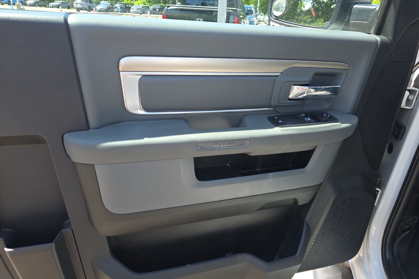 Used 2018 Bright White Clearcoat Ram Tradesman image 12