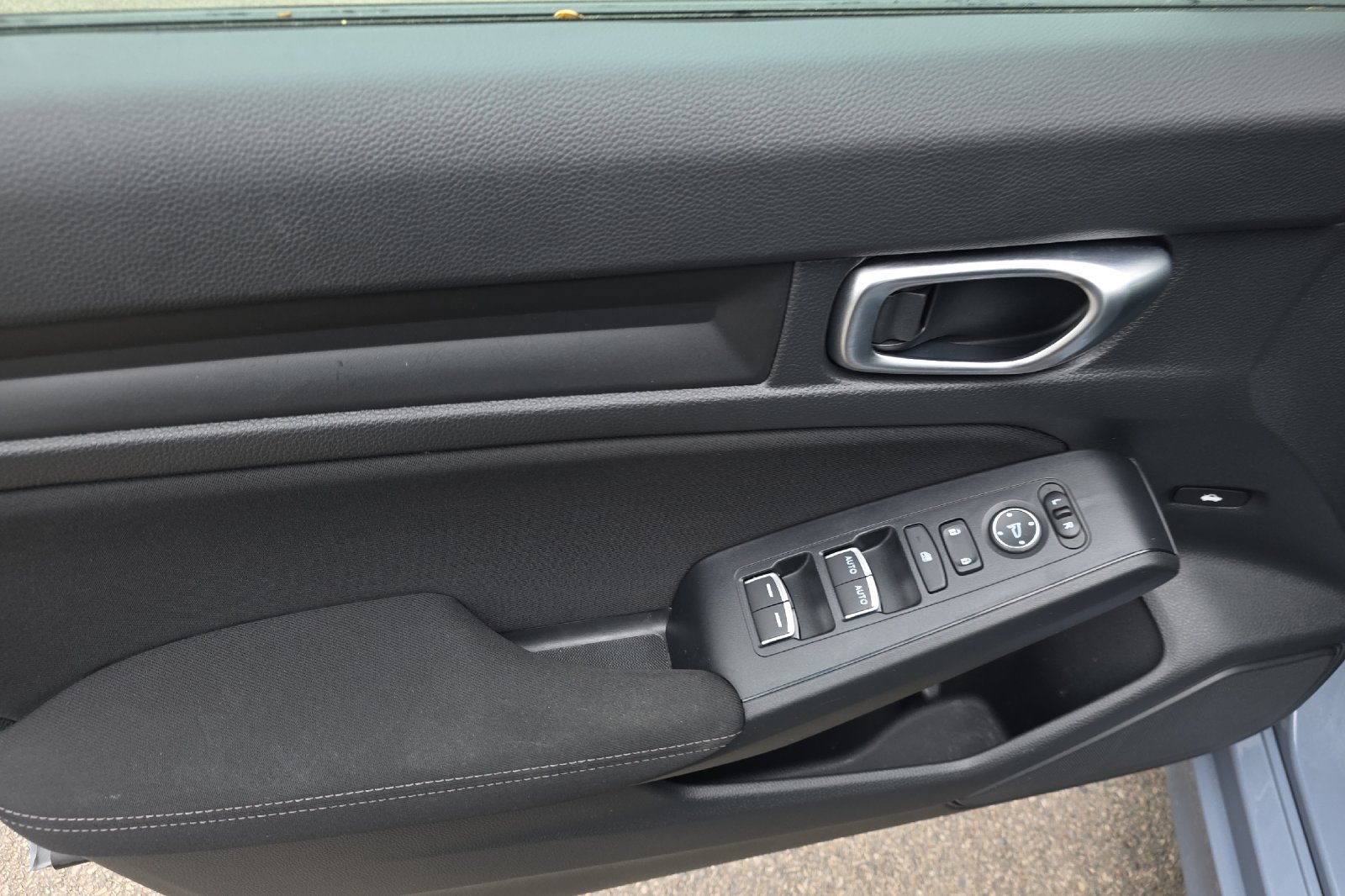 Used 2024 Sonic Gray Pearl Honda Sport image 12
