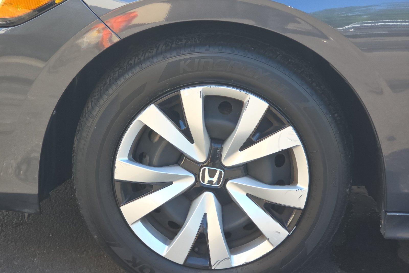 Used 2024 Meteorite Gray Metallic Honda LX image 23