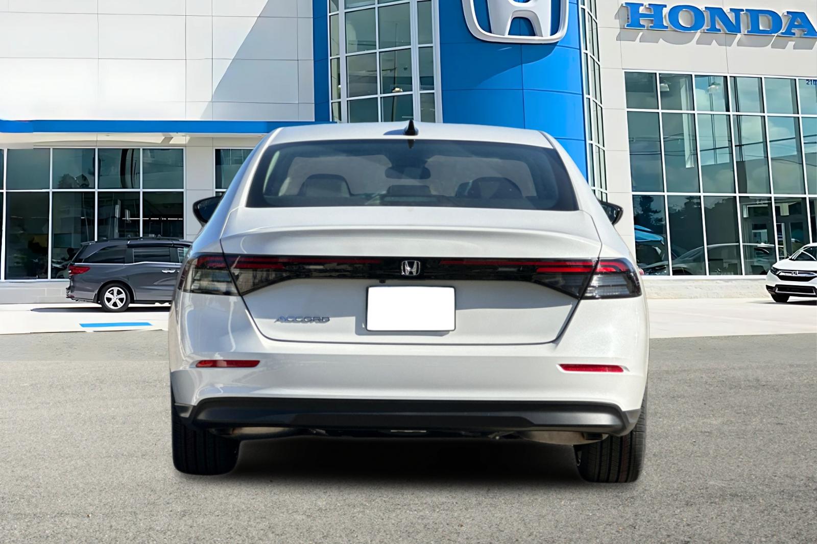New 2026 Platinum White Pearl Honda SE image 4