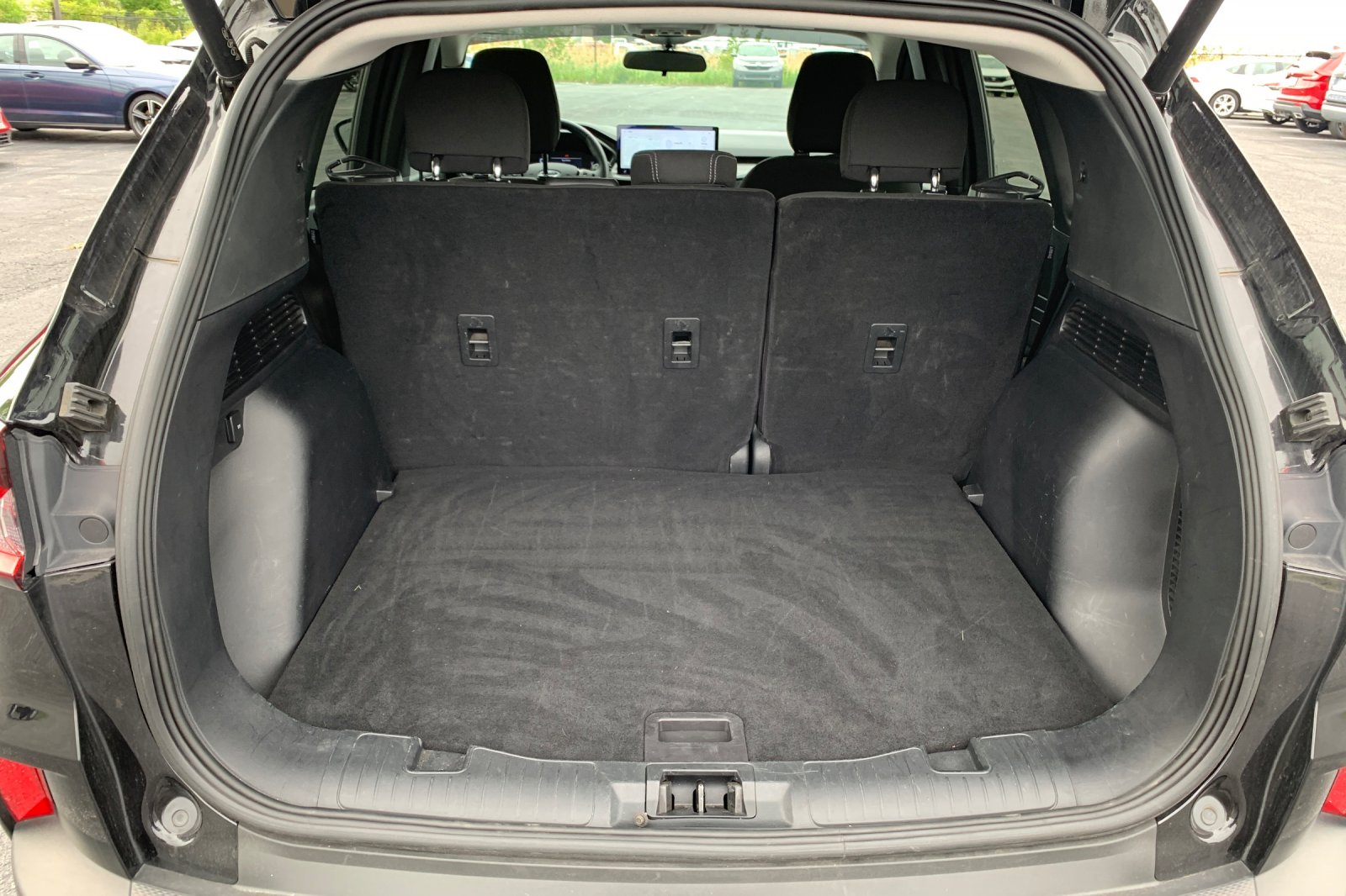 Used 2024 Black Metallic Ford Active image 19