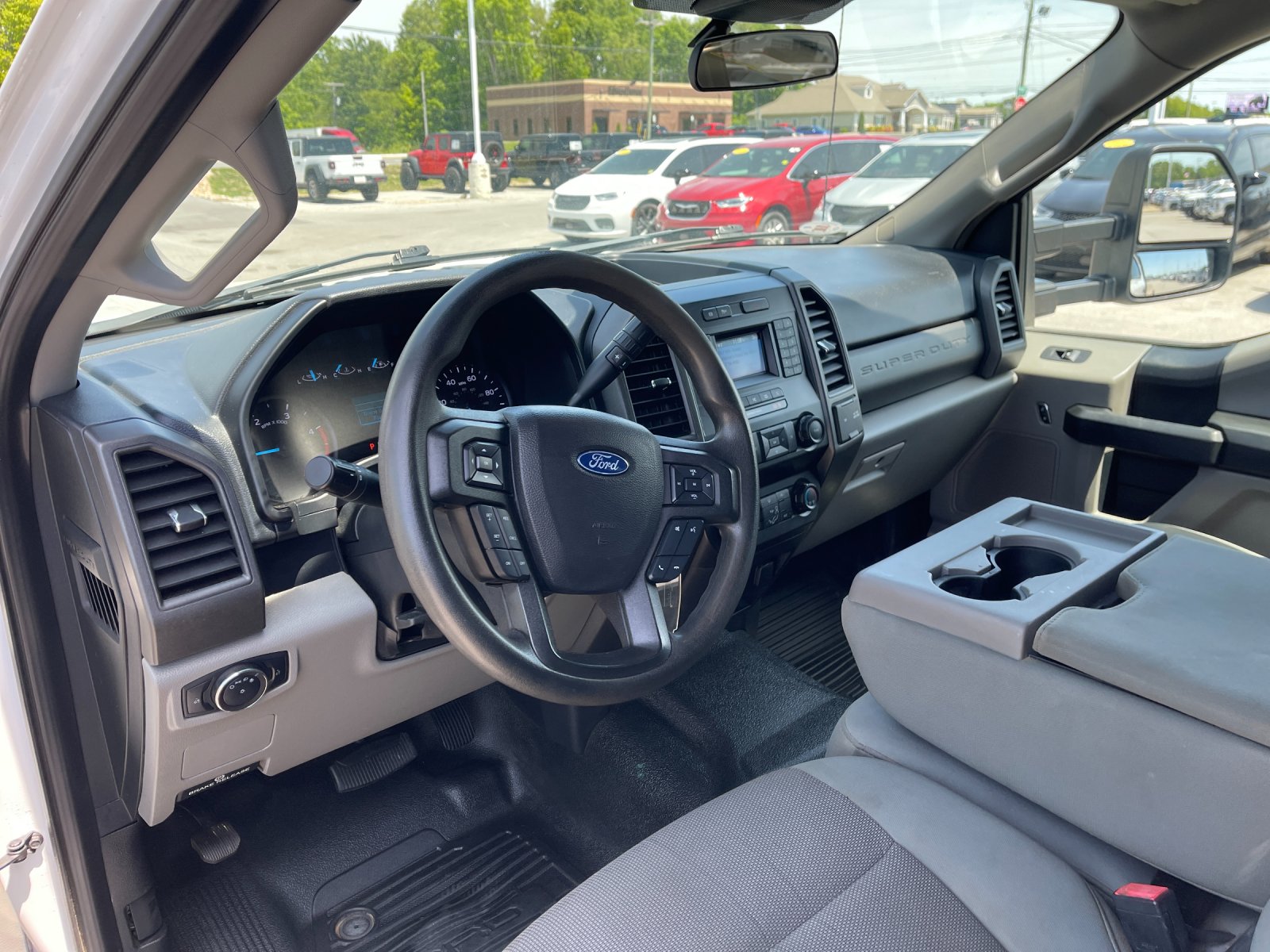 Used 2020 White Ford XL image 11