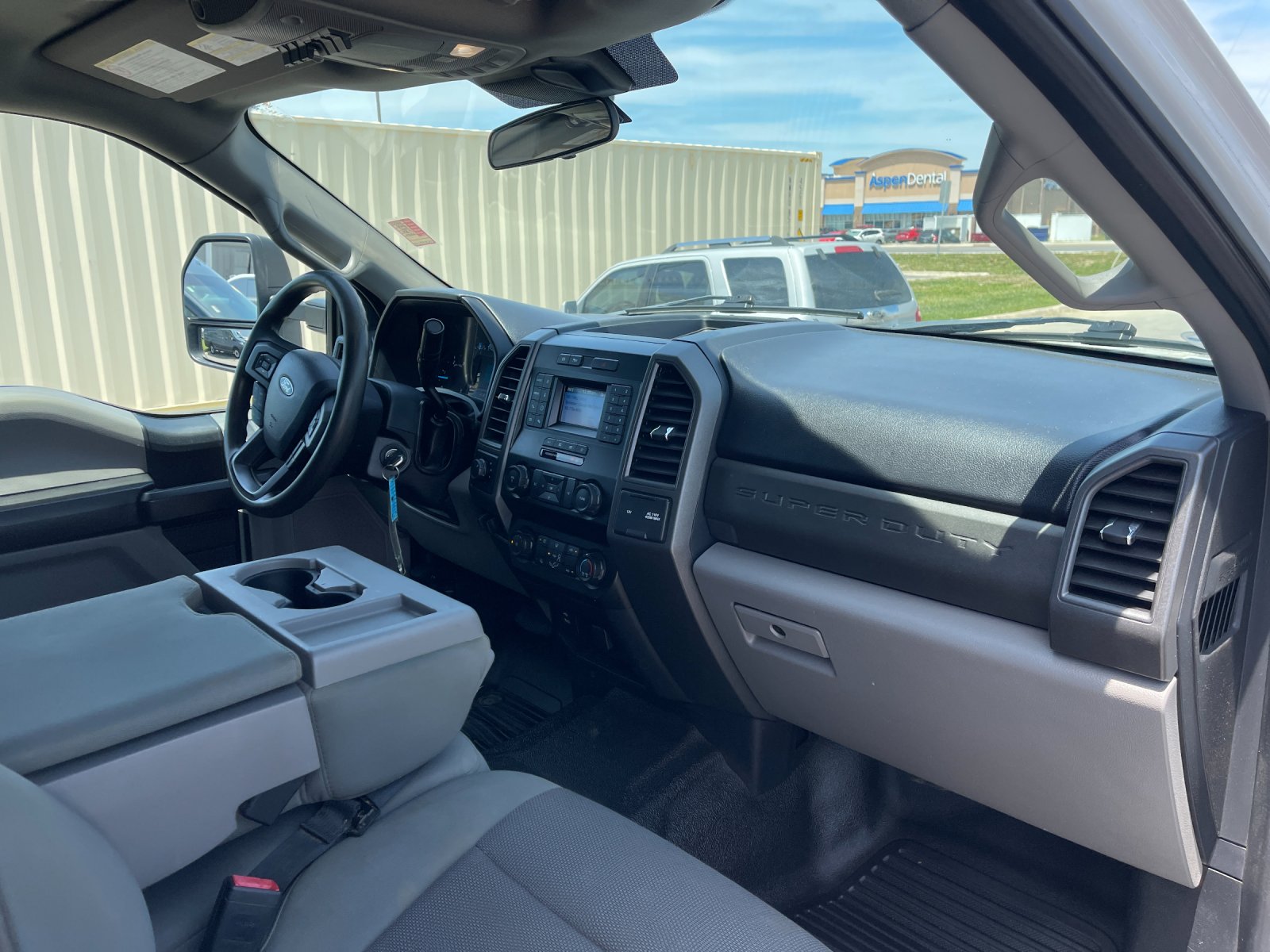 Used 2020 White Ford XL image 17