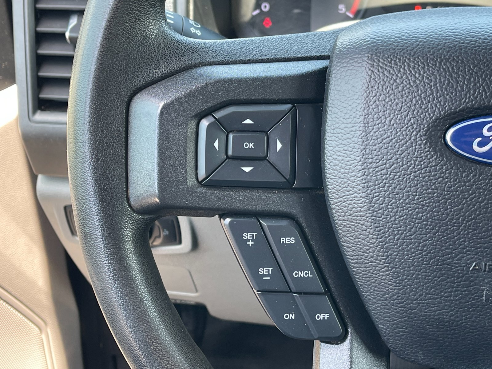 Used 2020 White Ford XL image 24