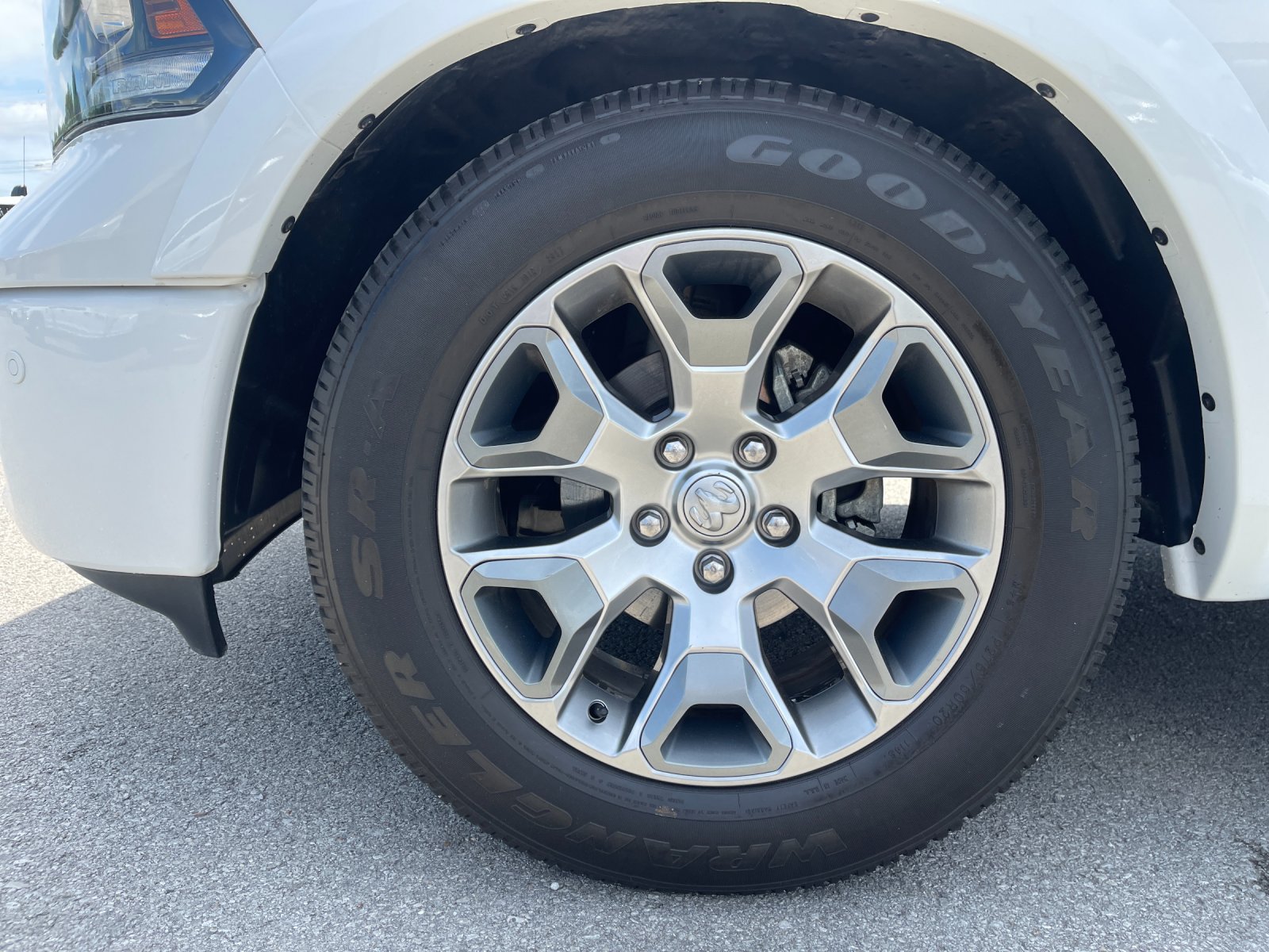 Used 2018 White Ram Laramie Longhorn image 32