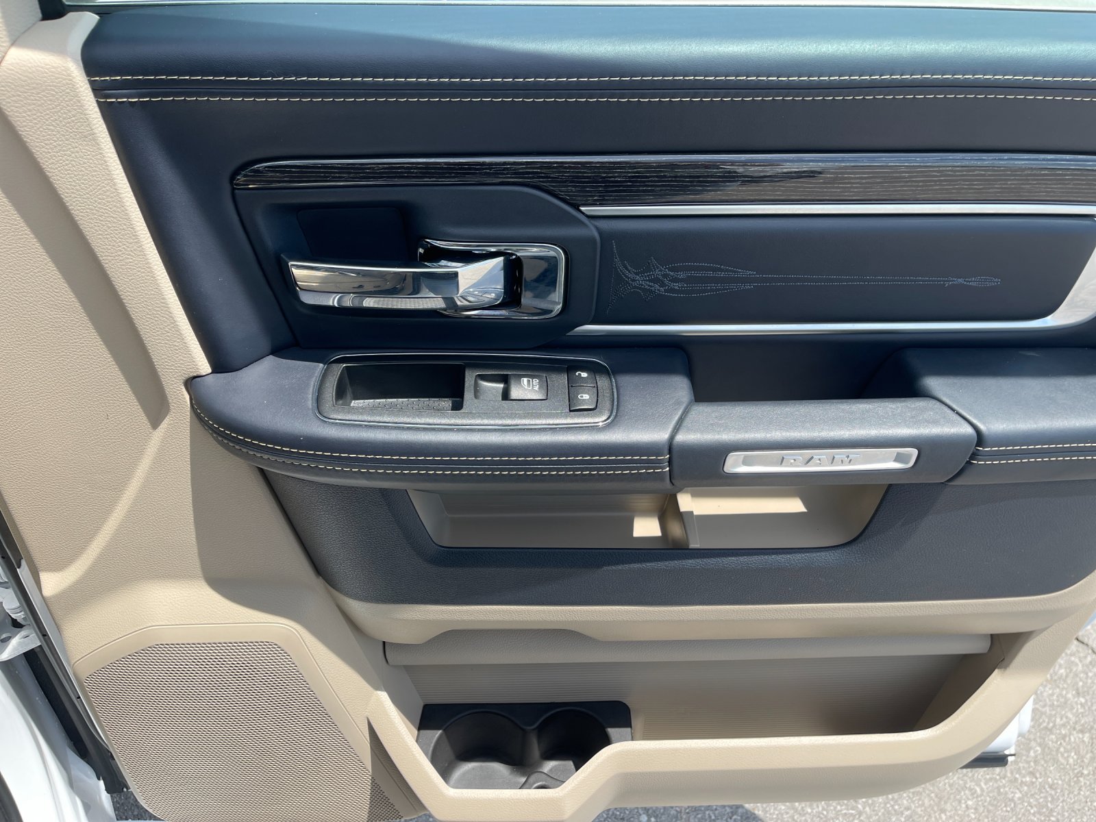 Used 2018 White Ram Laramie Longhorn image 19
