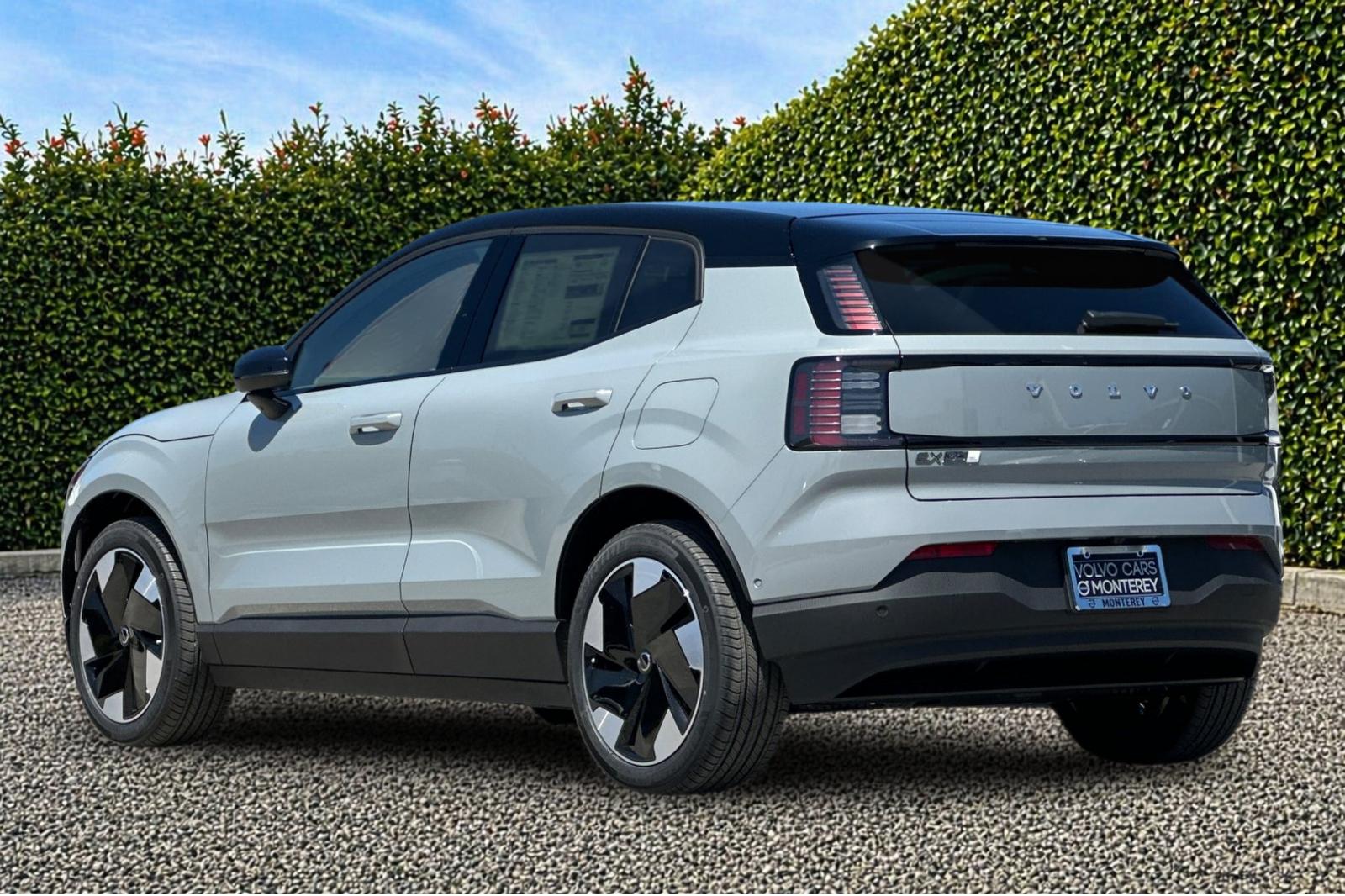 New 2026 Vapour Grey Volvo Ultra image 4