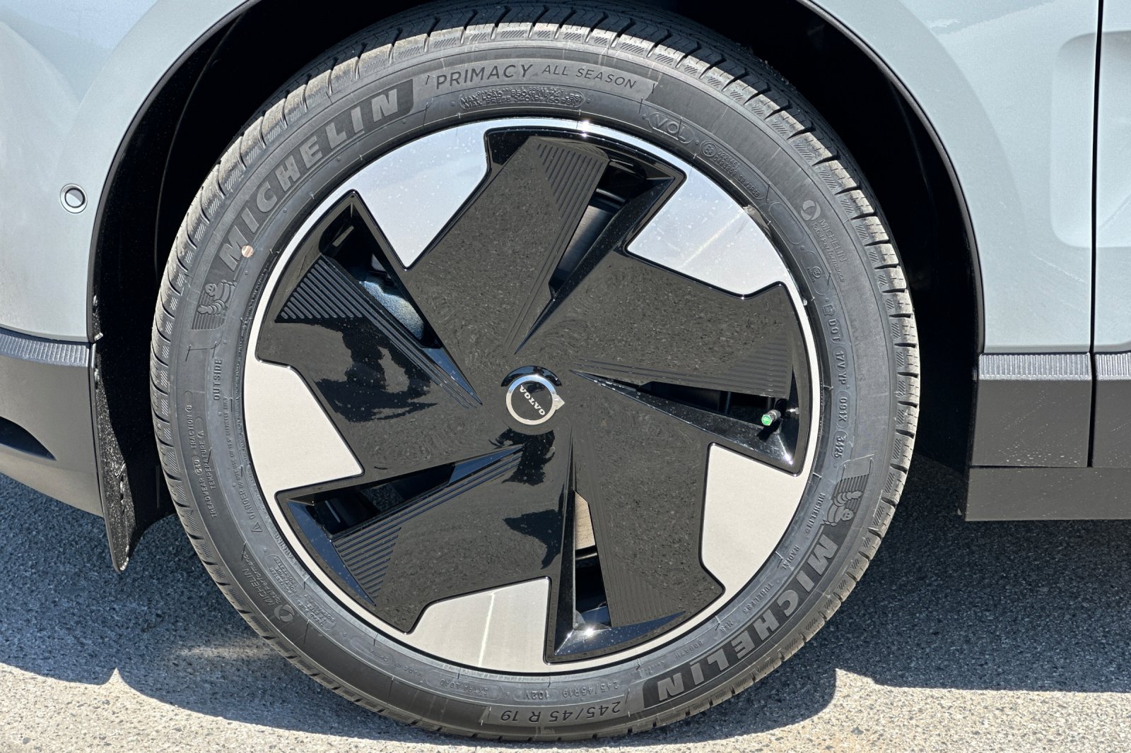 New 2026 Vapour Grey Volvo Ultra image 25