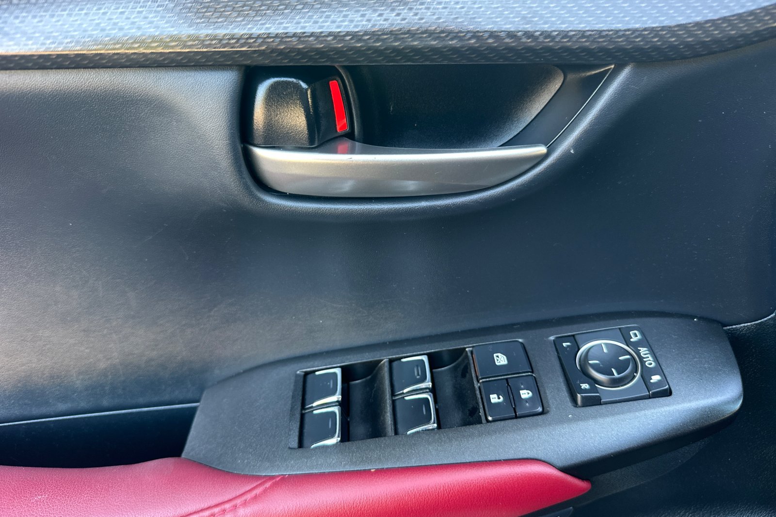 Used 2021 Gray Lexus 300h image 10
