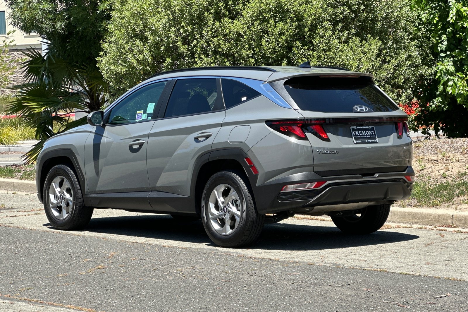 Used 2024 Gray Hyundai SEL image 5