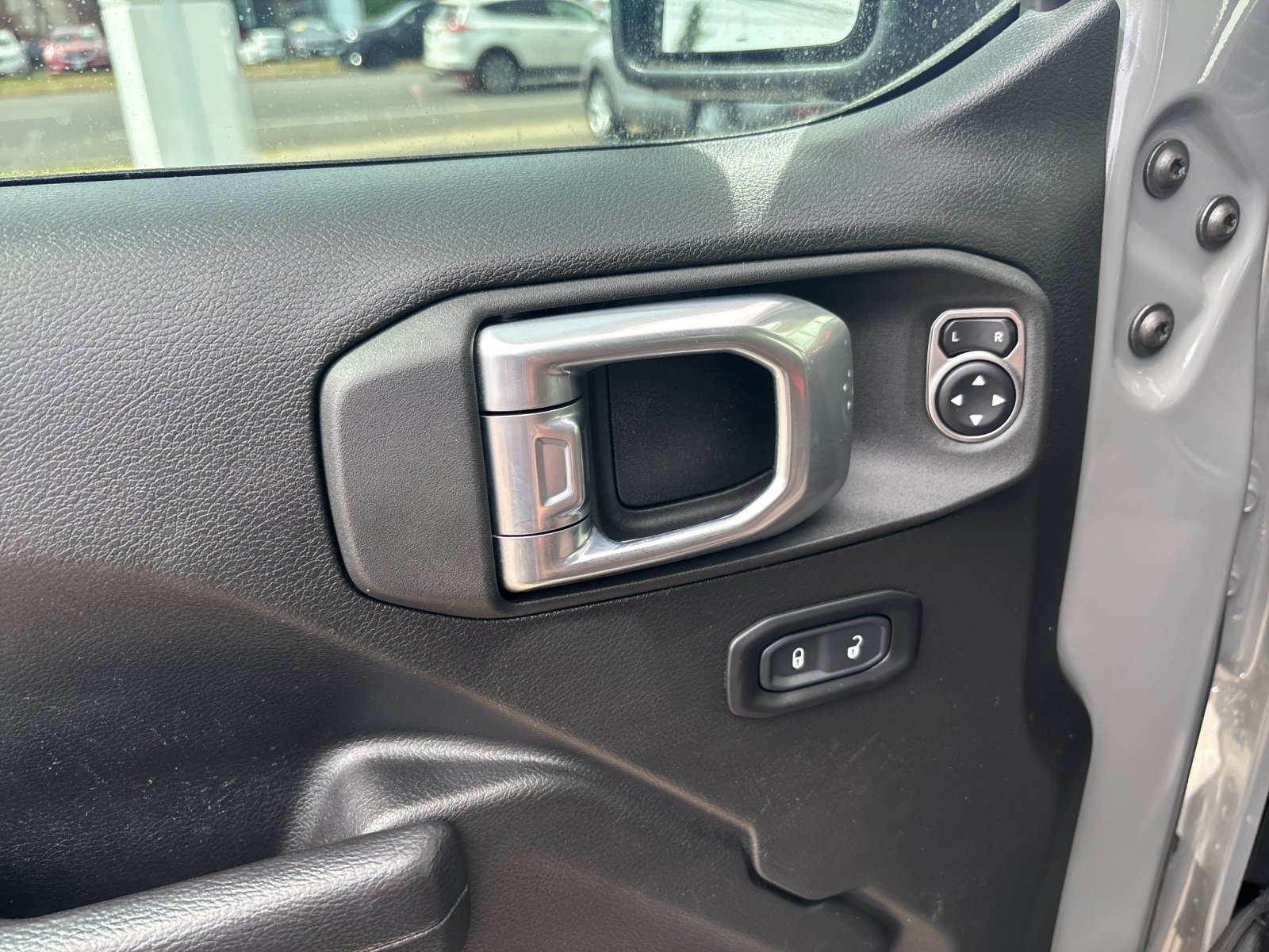 Used 2022 Gray Clearcoat Jeep Unlimited Rubicon image 12