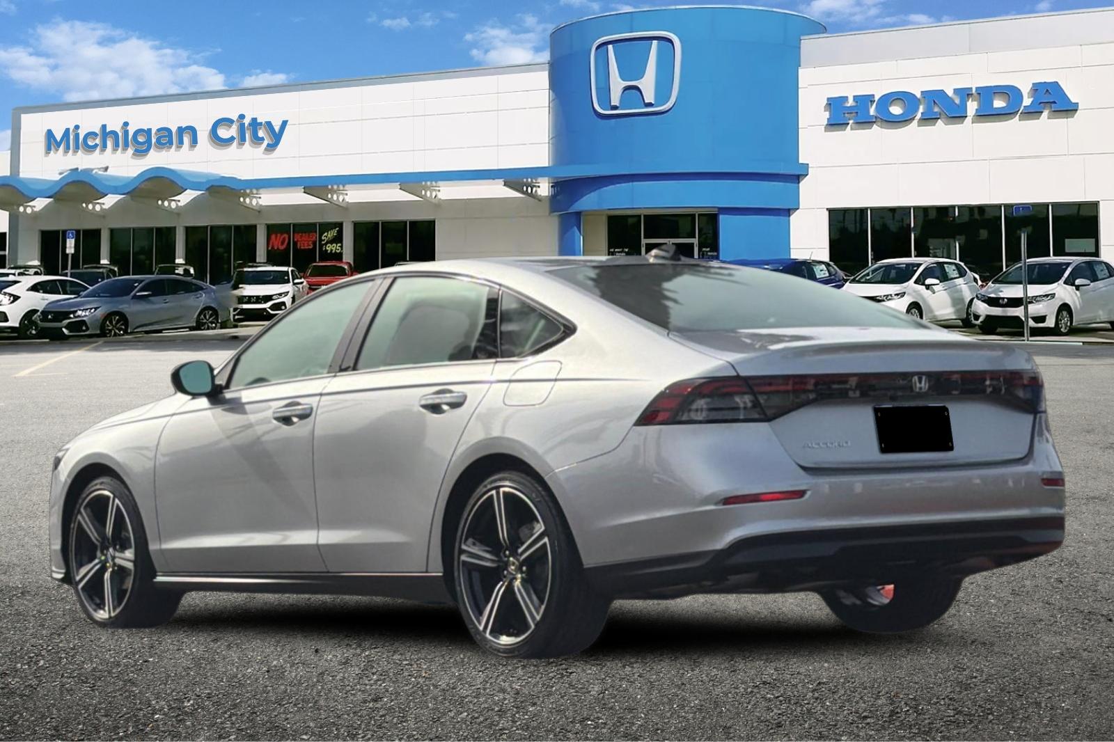 New 2026 Solar Silver Metallic Honda SE image 3