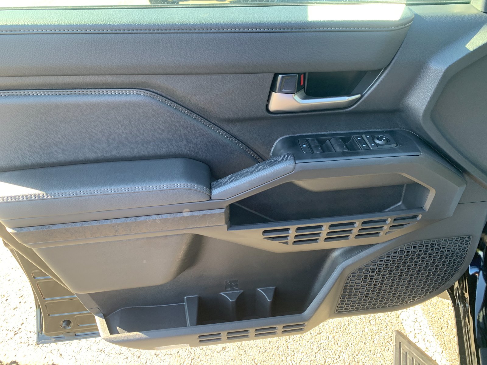 2026 Toyota Tacoma Limited - Photo 11