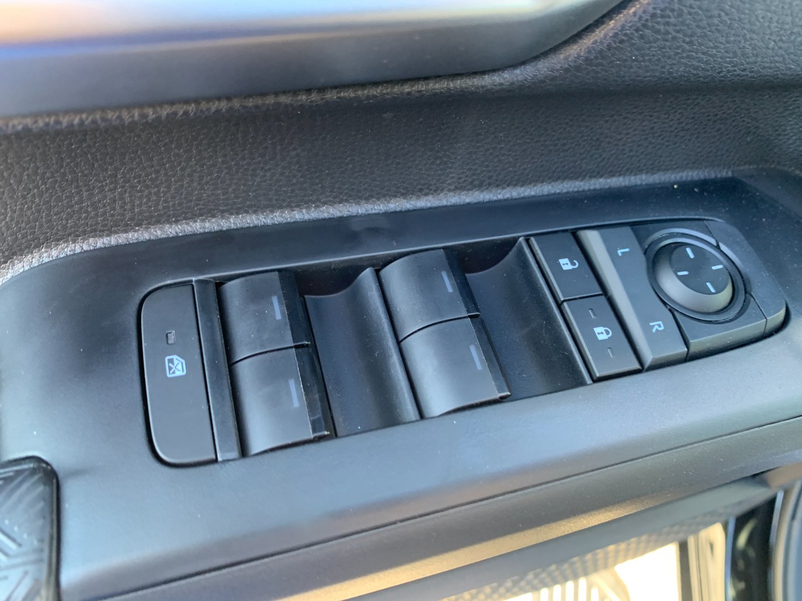 2026 Toyota Tacoma Limited - Photo 12
