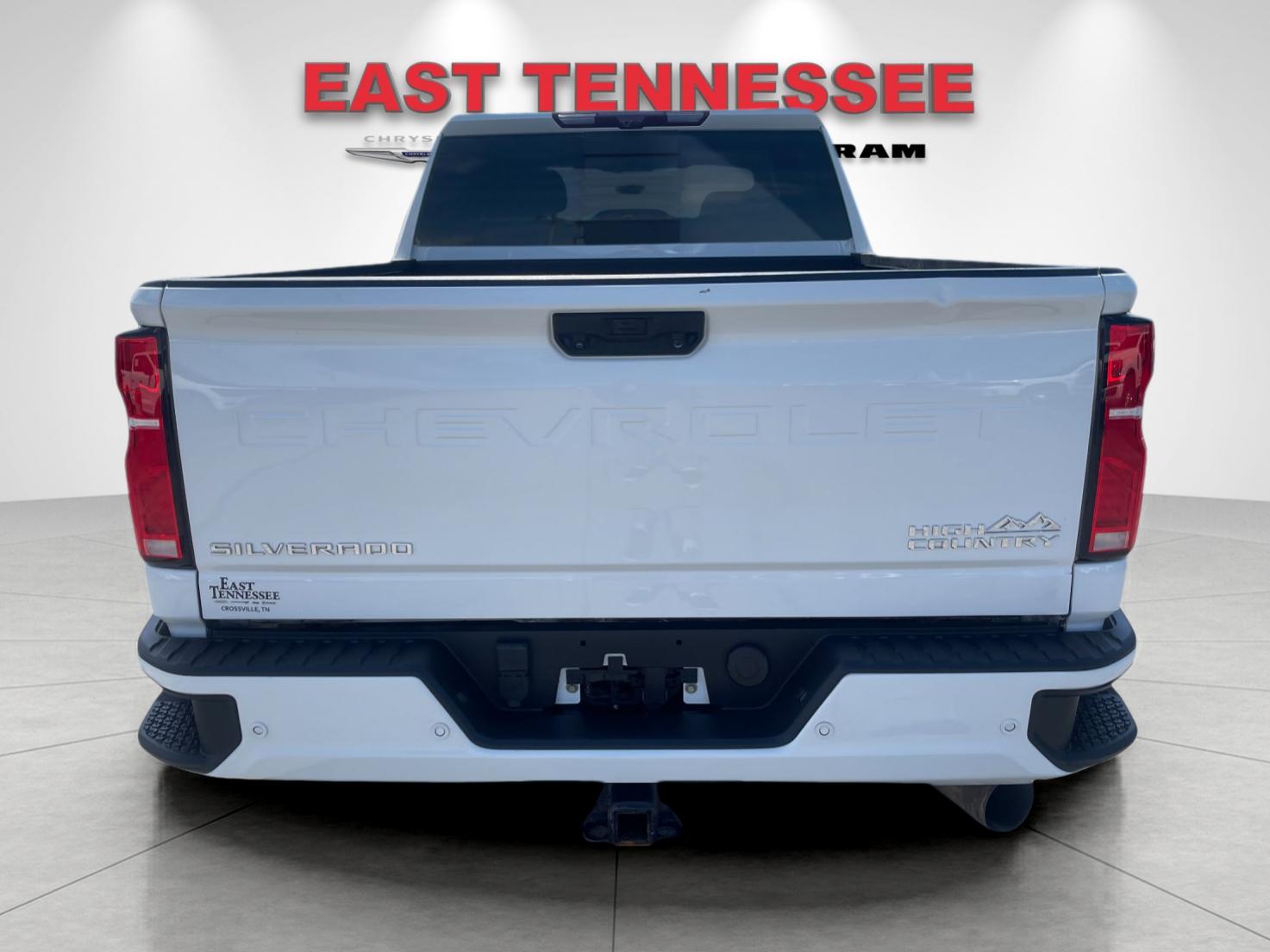 Used 2024 White Chevrolet High Country image 4